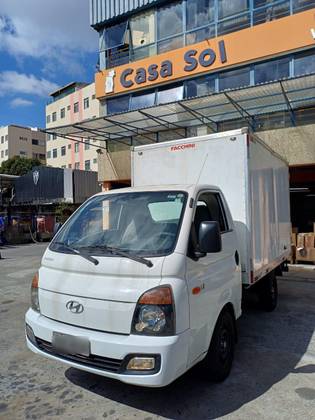 HYUNDAI HR 2.5 LONGO SEM CAÇAMBA 4X2 16V 130CV TURBO INTERCOOLER DIESEL 2P MANUAL